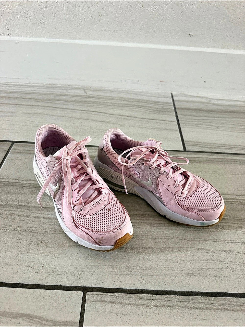 Nike Air Max Excee Pink Athletic Shoes
